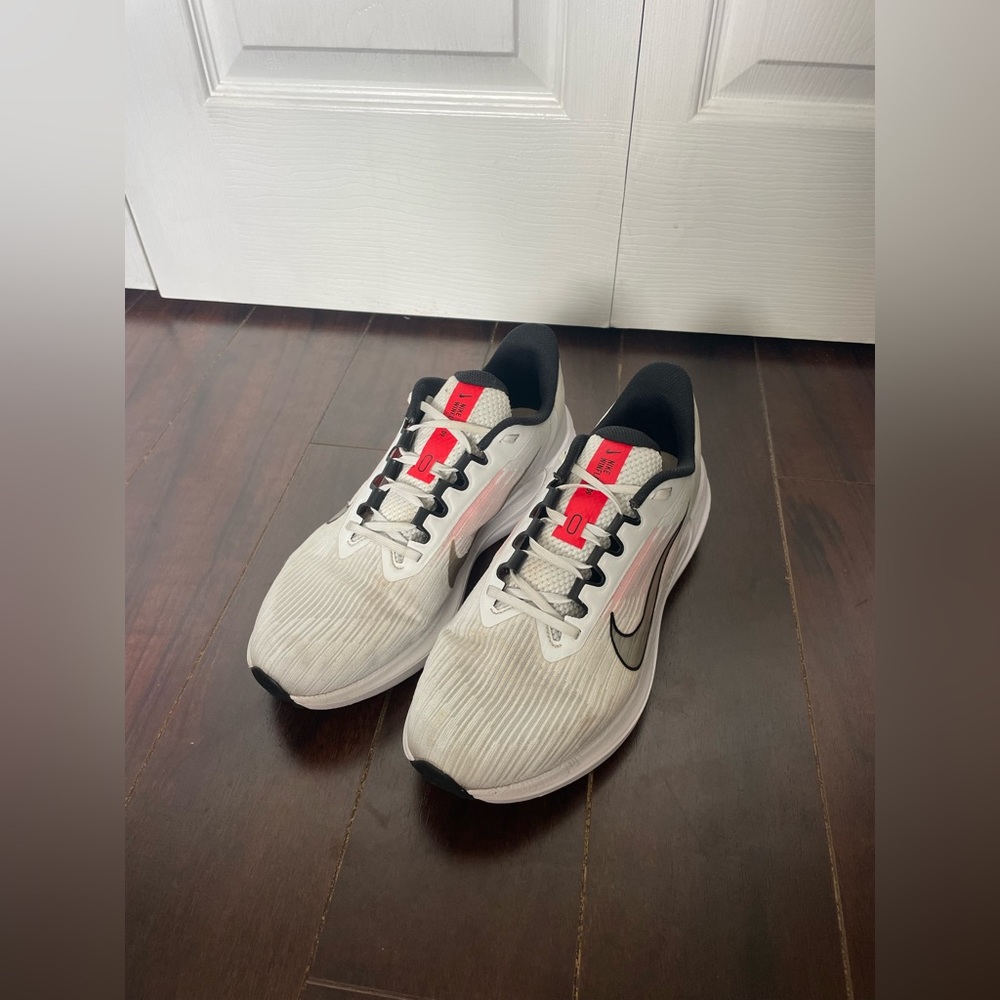 Nike Winflo 9 Running Shoes - Picture 3 of 15